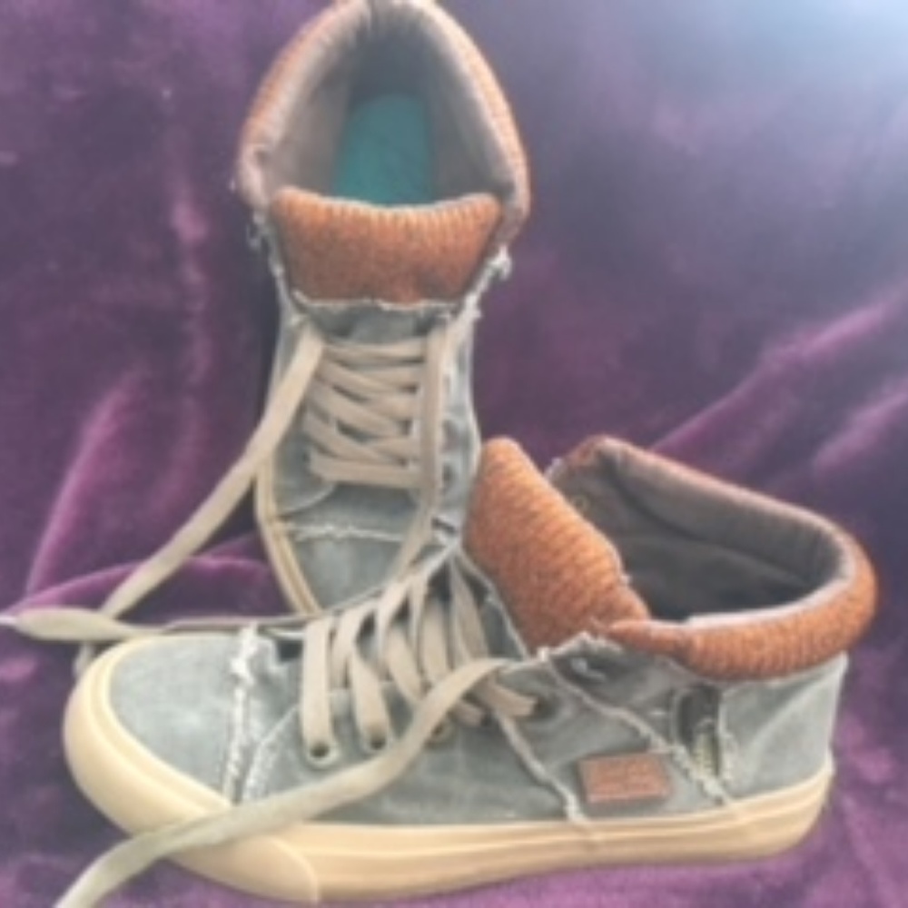 Blowfish Canvas Walker